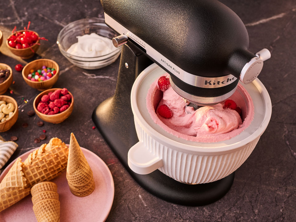 KitchenAid Artisan Plus nový robot 2026 s osvětlením a poloviční rychlostí_7